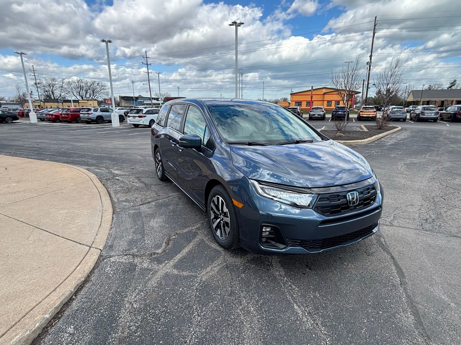 New 2026 Honda Odyssey EX-L image 3