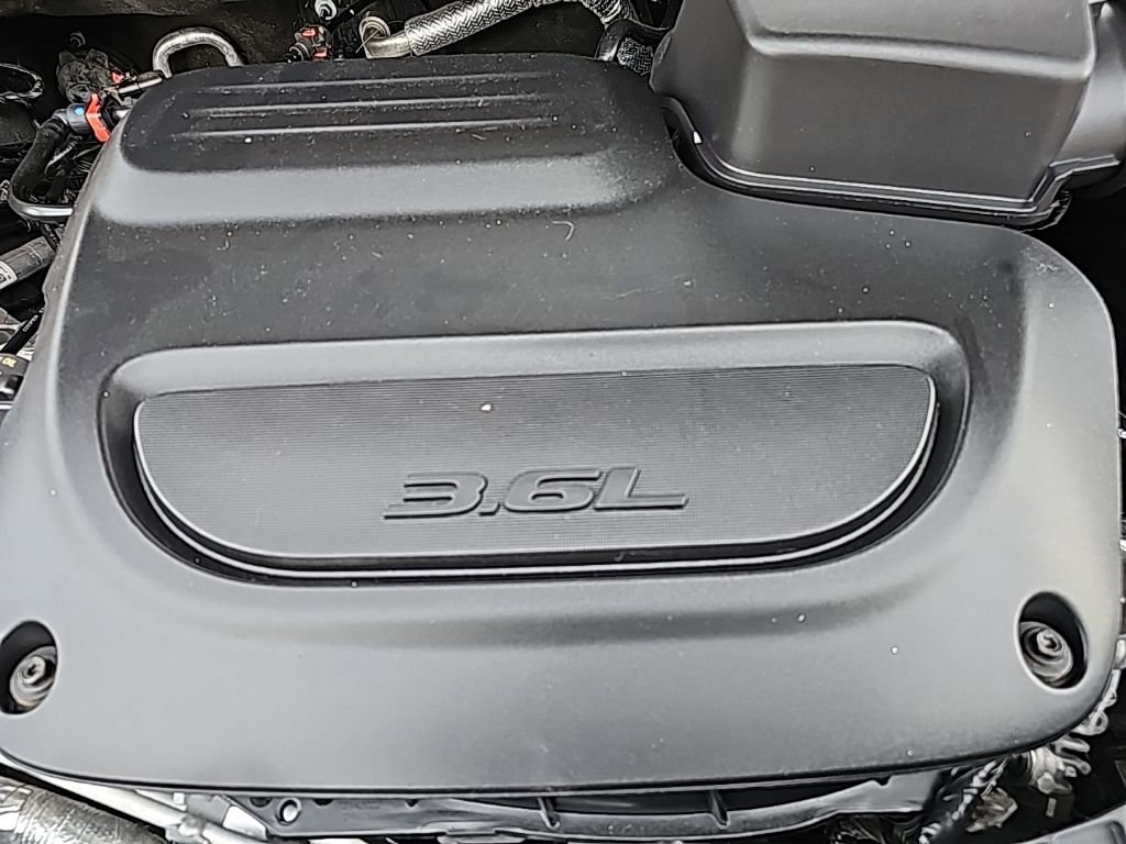 Certified 2024 Chrysler Pacifica Touring-L image 34