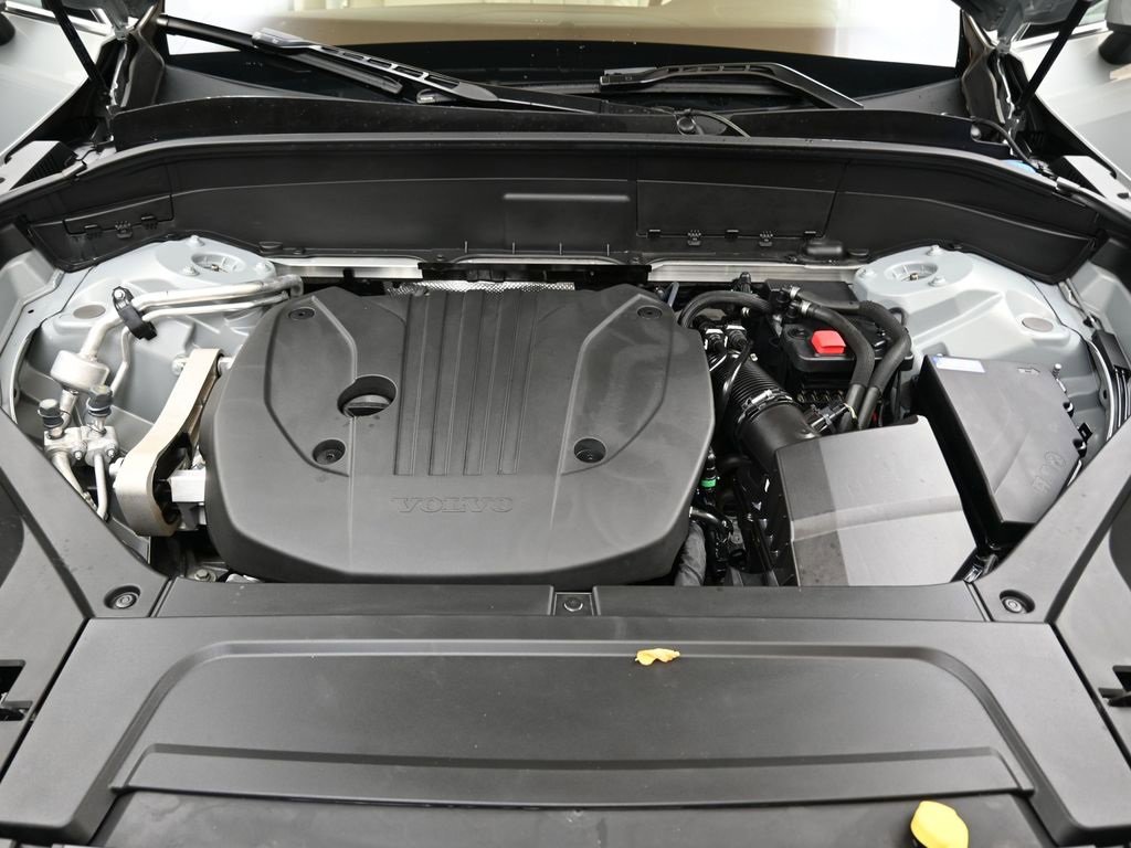 Certified 2024 Volvo XC90 B5 Plus w/ Protection Package Premier image 9