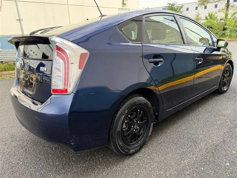 Used 2015 Toyota Prius Persona Series FWD image 16