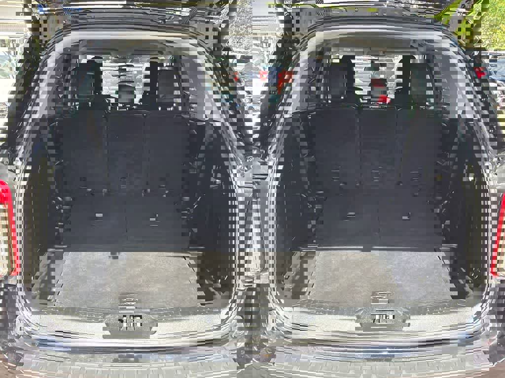 Used 2023 Ford Explorer XLT w/ Equipment Group 202A AWD/4WD image 15