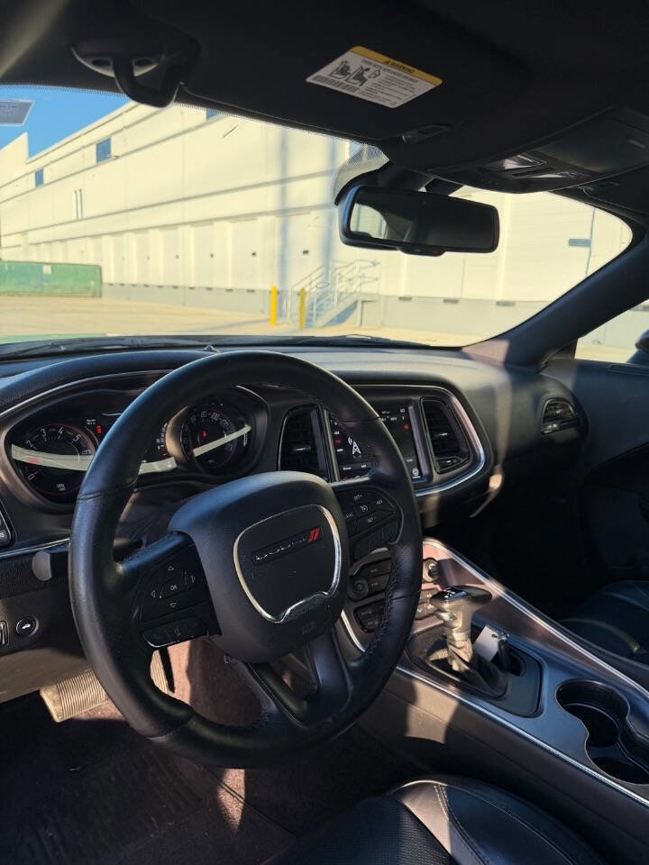 Used 2017 Dodge Challenger SXT Plus image 15