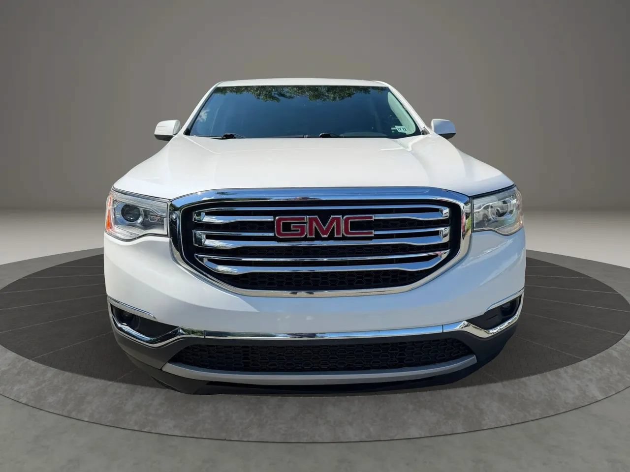 Used 2017 GMC Acadia SLT AWD/4WD image 2