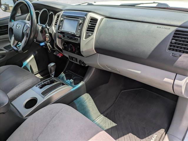 Used 2015 Toyota Tacoma PreRunner w/ SR5 Package RWD image 19