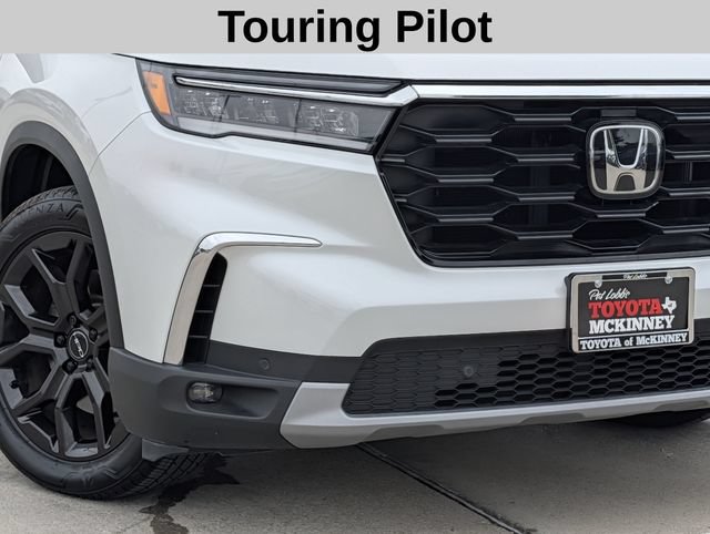 Used 2025 Honda Pilot Touring image 3