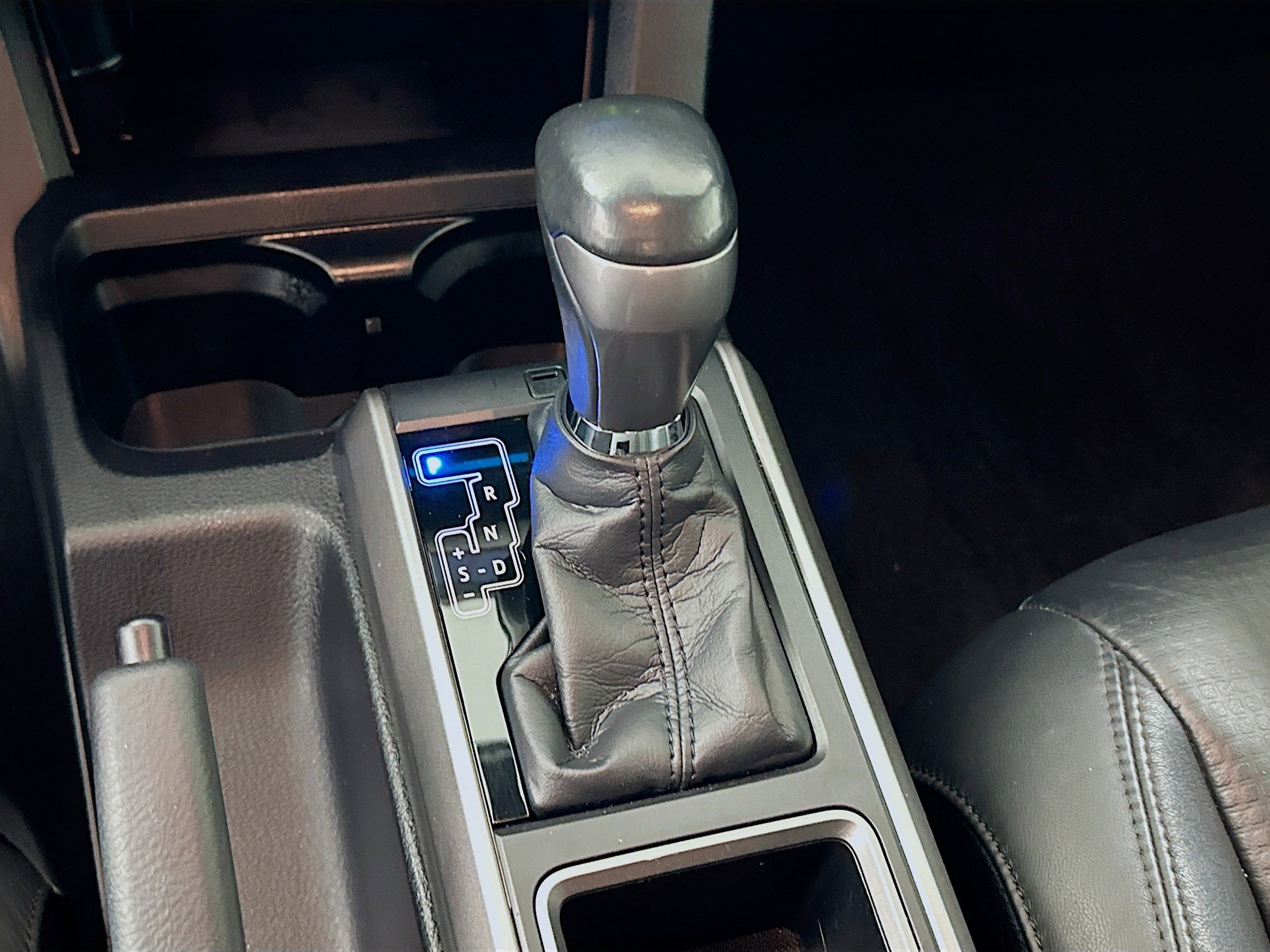 Used 2021 Toyota Tacoma Limited image 24