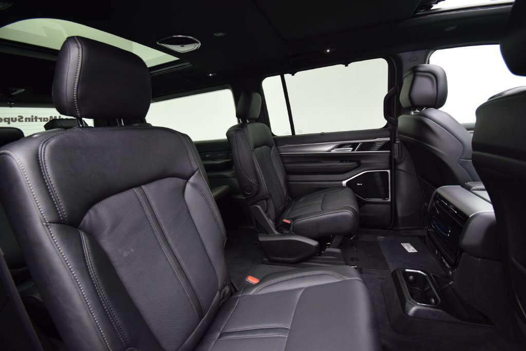New 2026 Jeep Grand Wagoneer Limited AWD/4WD image 21