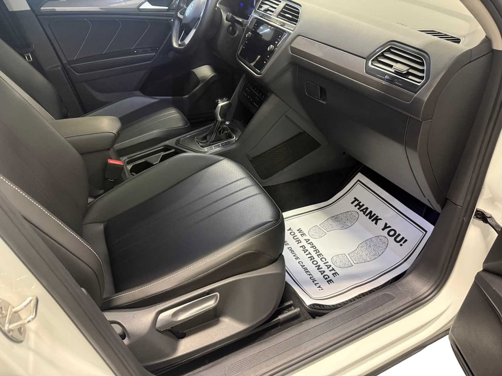 Certified 2023 Volkswagen Tiguan SE FWD image 28