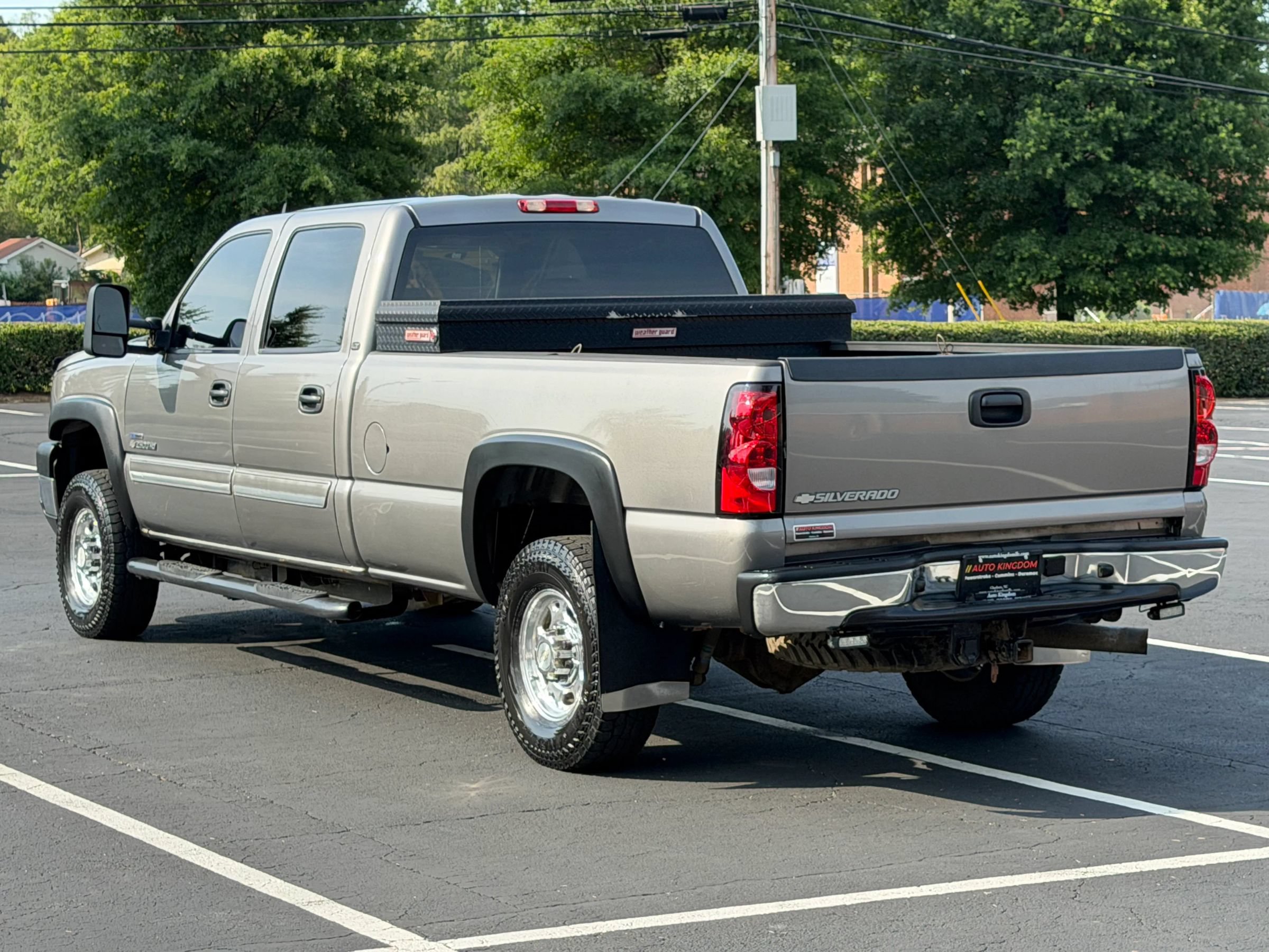 Used 2006 Chevrolet Silverado 2500 LT w/ Heavy-Duty Power Package AWD/4WD image 8