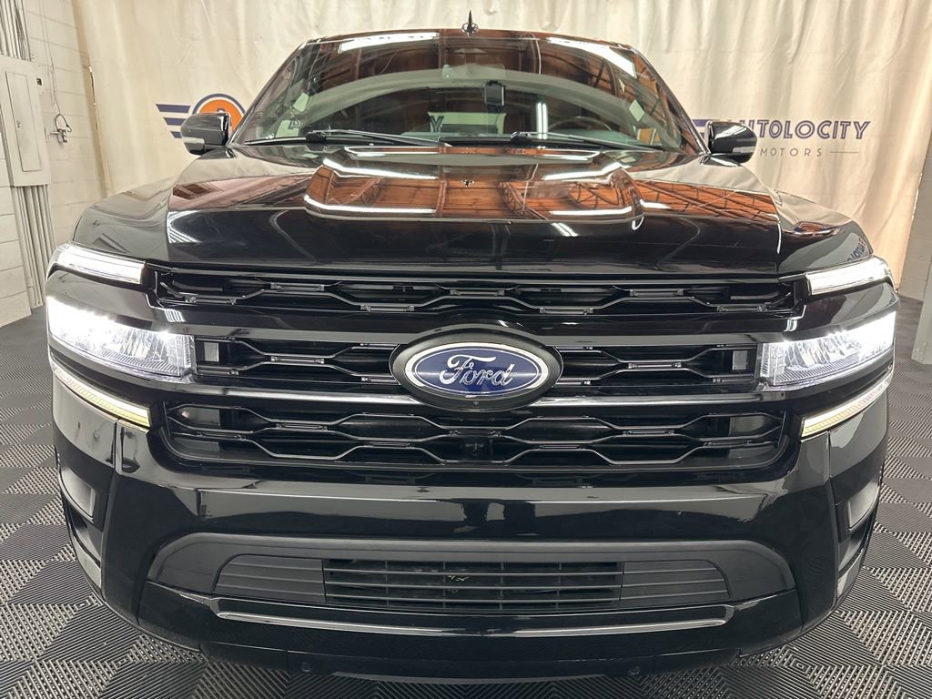 Used 2024 Ford Expedition Max Limited AWD/4WD image 3