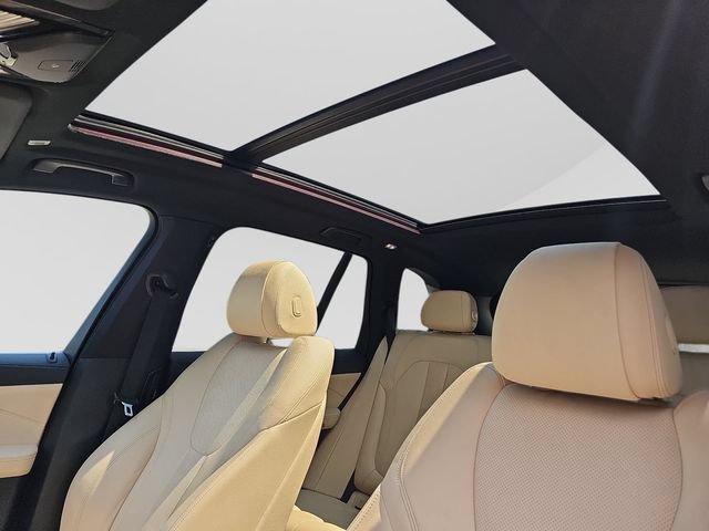 Used 2022 BMW X5 xDrive40i w/ Premium Package AWD/4WD image 27