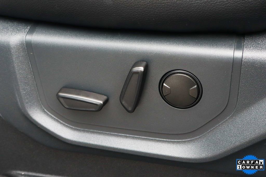 Used 2022 Ford F350 Lariat w/ Black Appearance Package image 17