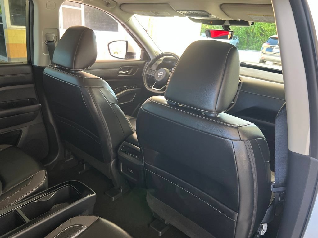 Certified 2023 Nissan Pathfinder SL w/ SL Premium Package AWD/4WD image 17