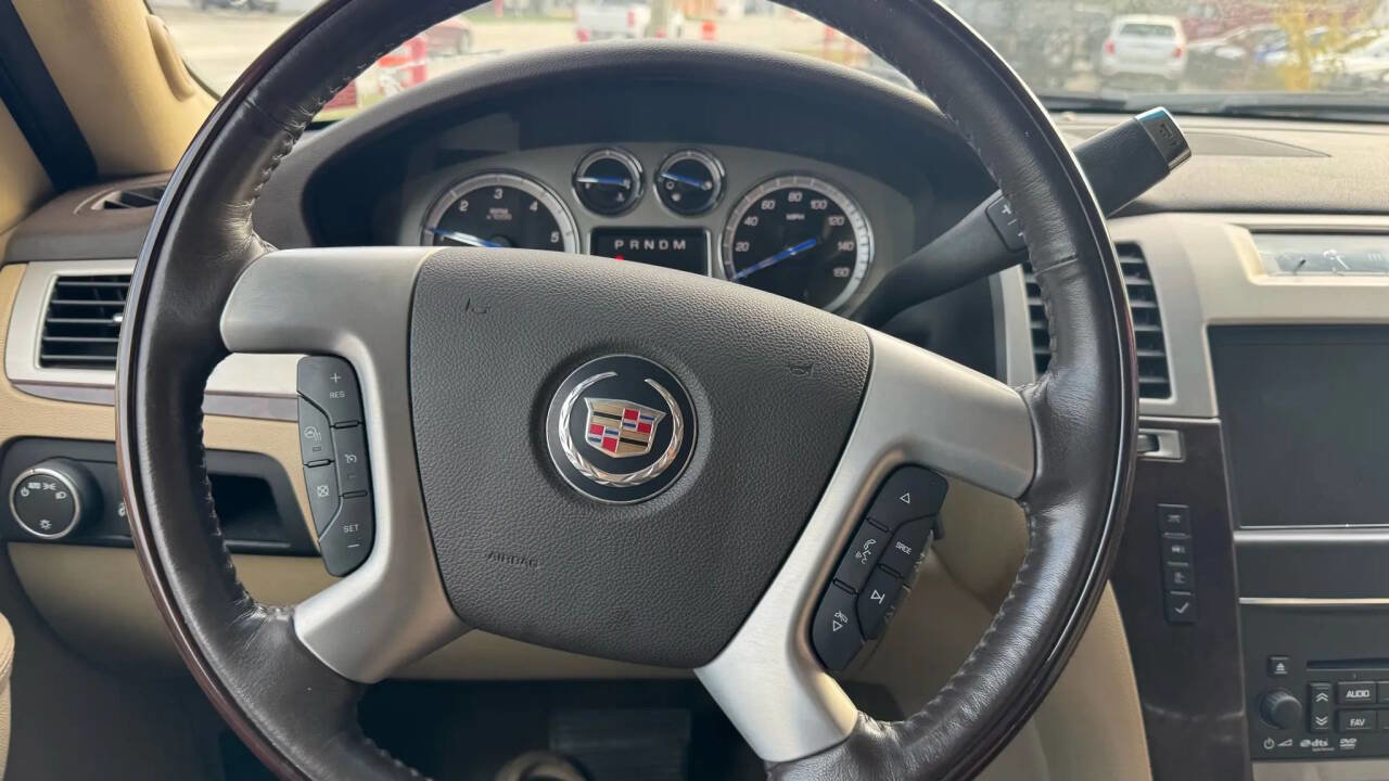 Used 2012 Cadillac Escalade EXT Luxury image 29