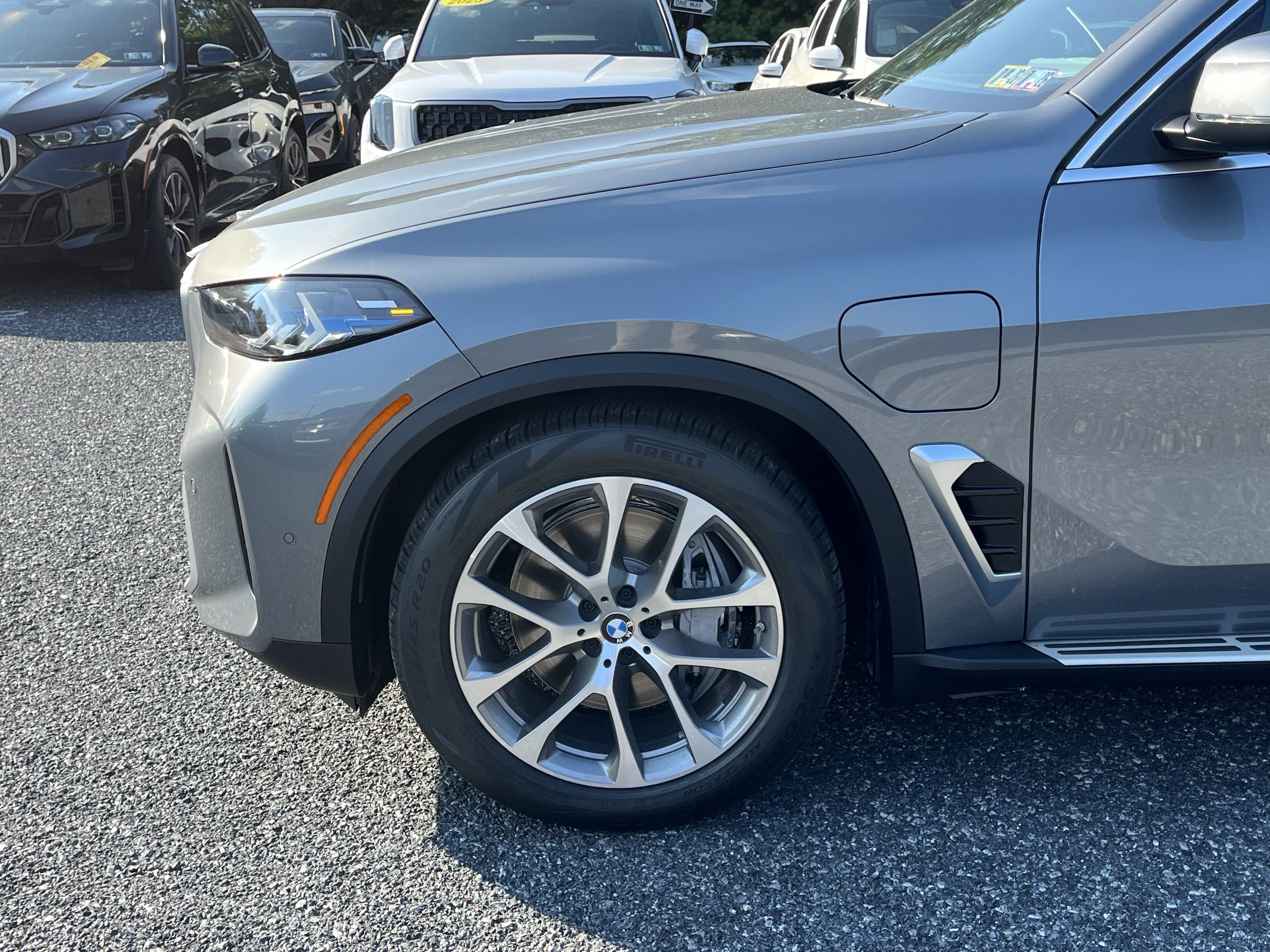 Used 2026 BMW X5 xDrive50e image 5