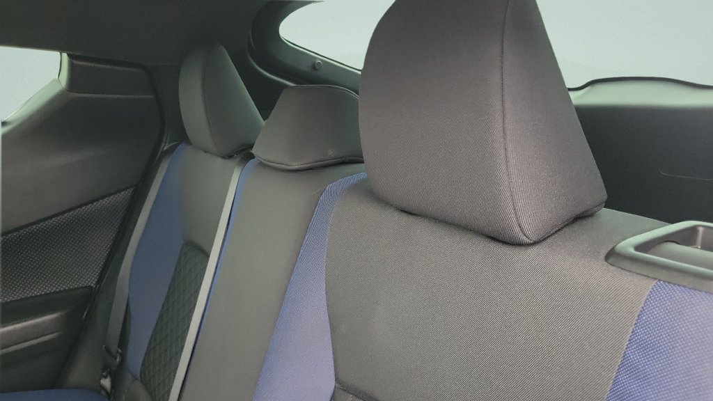 Used 2021 Toyota C-HR XLE FWD image 9