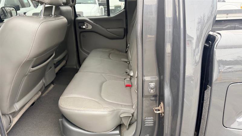 Used 2013 Nissan Frontier SL image 12