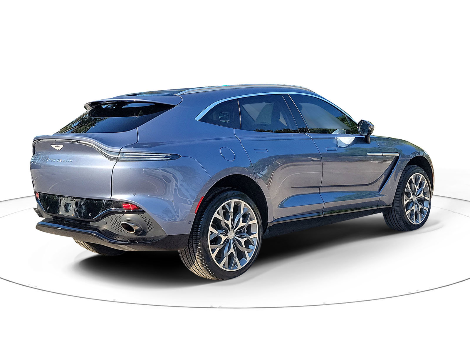 Used 2021 Aston Martin DBX image 4