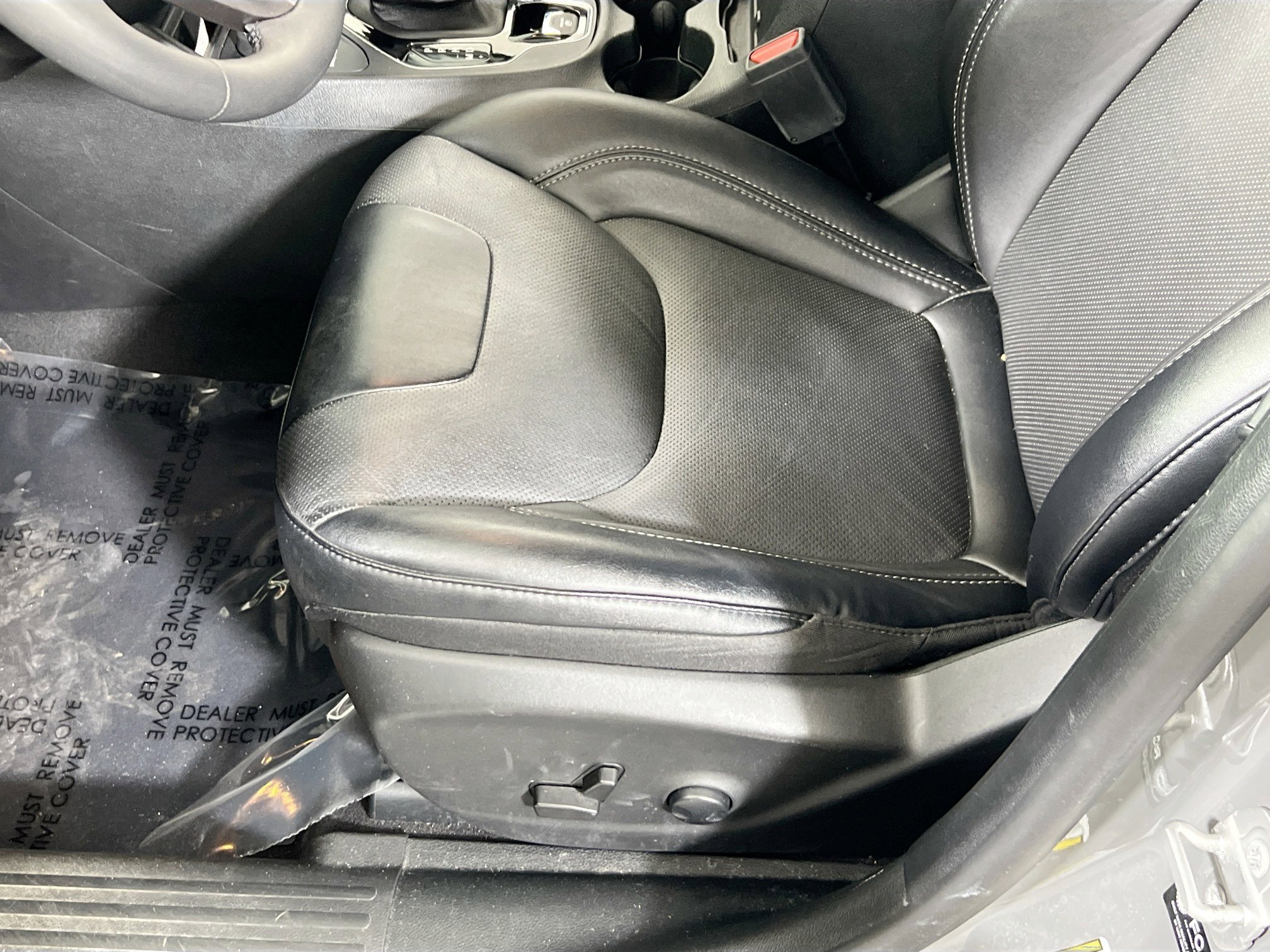 Used 2022 Jeep Cherokee Limited image 18