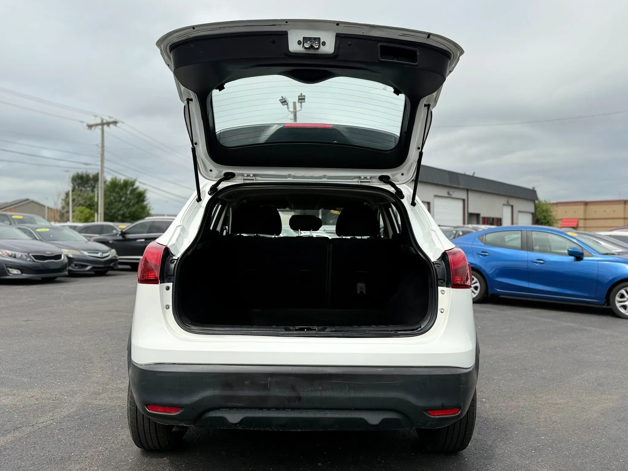 Used 2018 Nissan Rogue Sport S AWD/4WD image 5