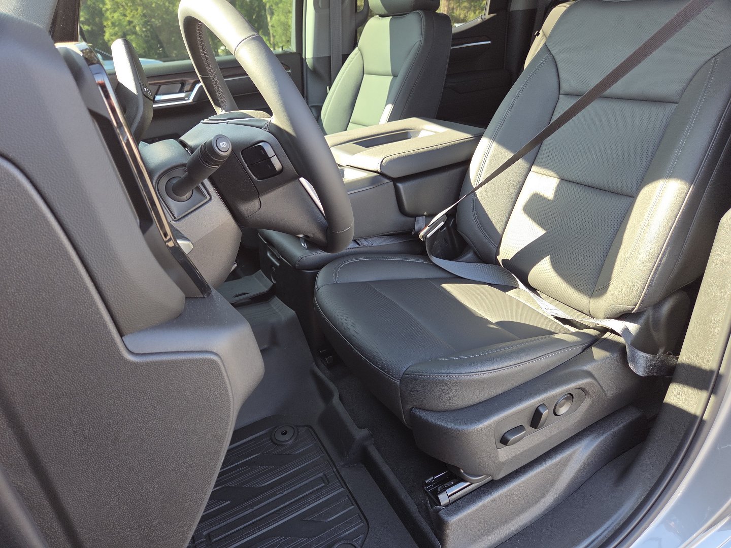 New 2026 GMC Sierra 1500 SLT w/ X31 Off-Road Package AWD/4WD image 24