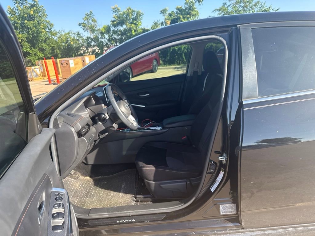Certified 2022 Nissan Sentra SR FWD image 11