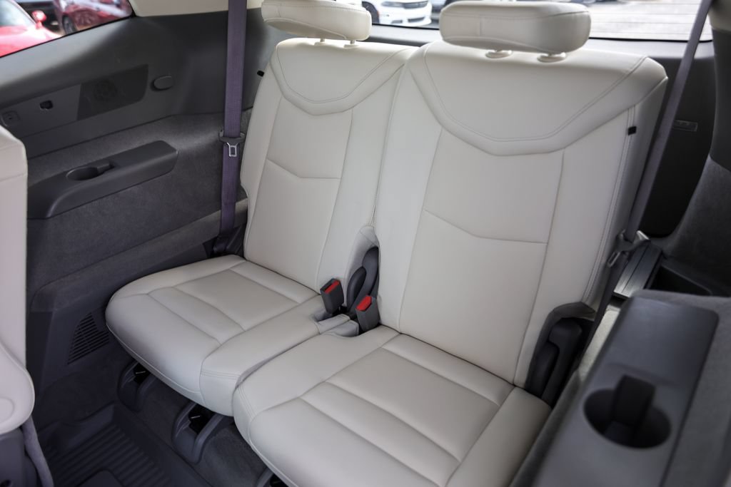 Used 2023 Cadillac XT6 Premium Luxury FWD image 28