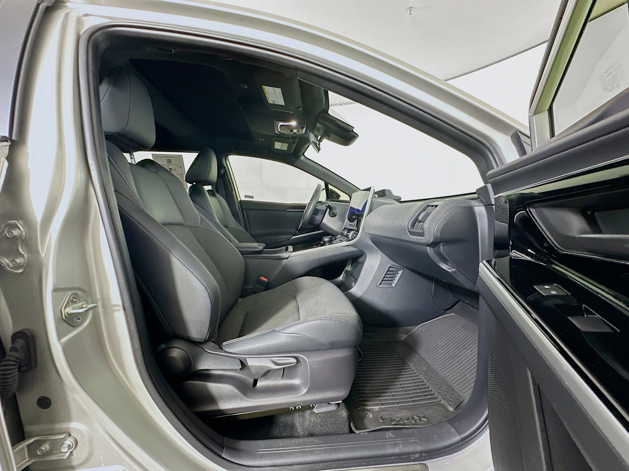 Used 2024 Toyota bZ4X FWD w/ Weather Package image 32
