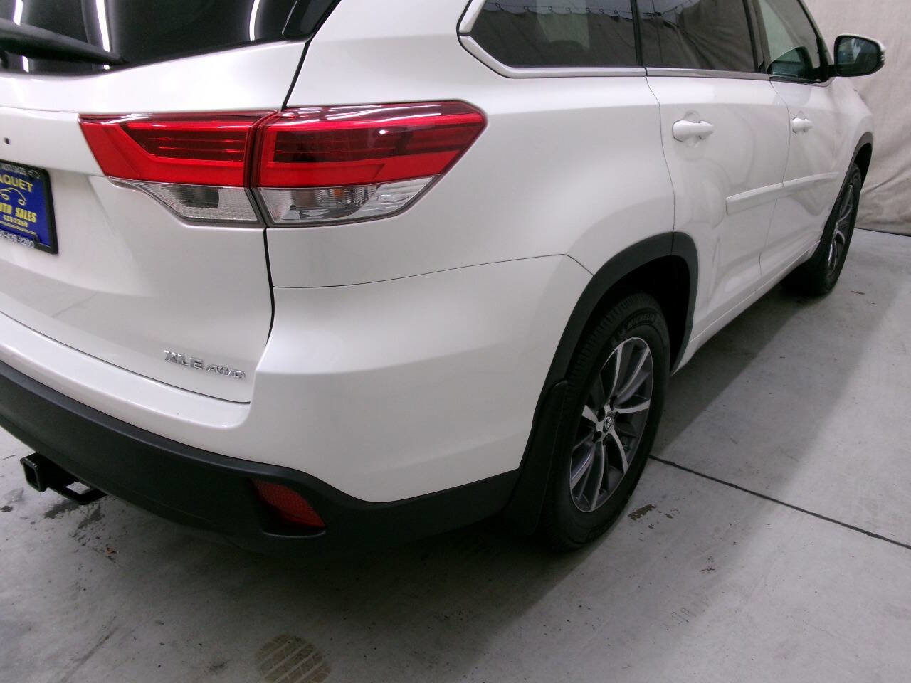 Used 2018 Toyota Highlander XLE image 8
