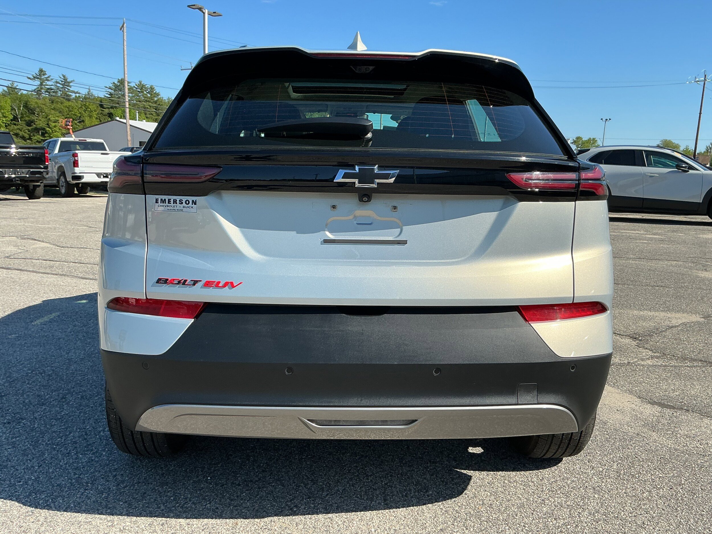 Used 2023 Chevrolet Bolt EUV Premier w/ Sun & Sound Package FWD image 5