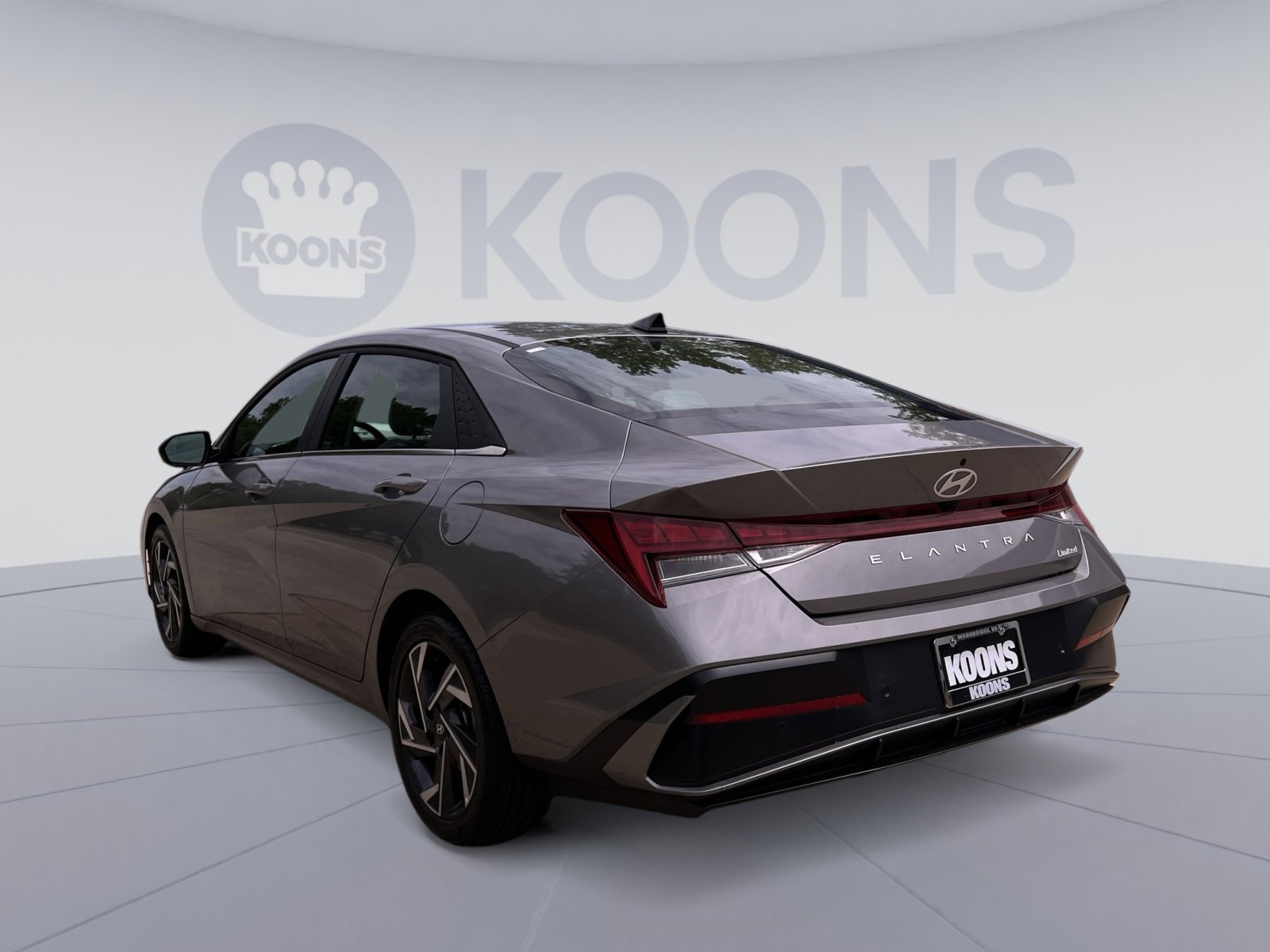 Used 2024 Hyundai Elantra Limited FWD image 14