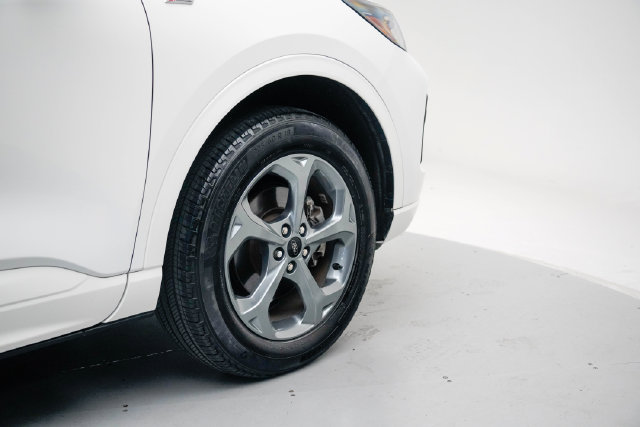 Used 2024 Ford Escape ST-Line w/ Tech Pack #1 AWD/4WD image 10