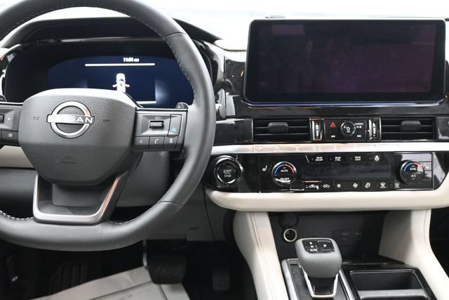 Used 2026 Nissan Pathfinder SL FWD image 23