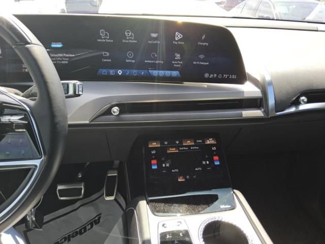 Used 2026 Cadillac Vistiq Sport AWD/4WD image 4