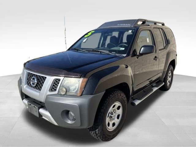 Used 2015 Nissan Xterra X image 2
