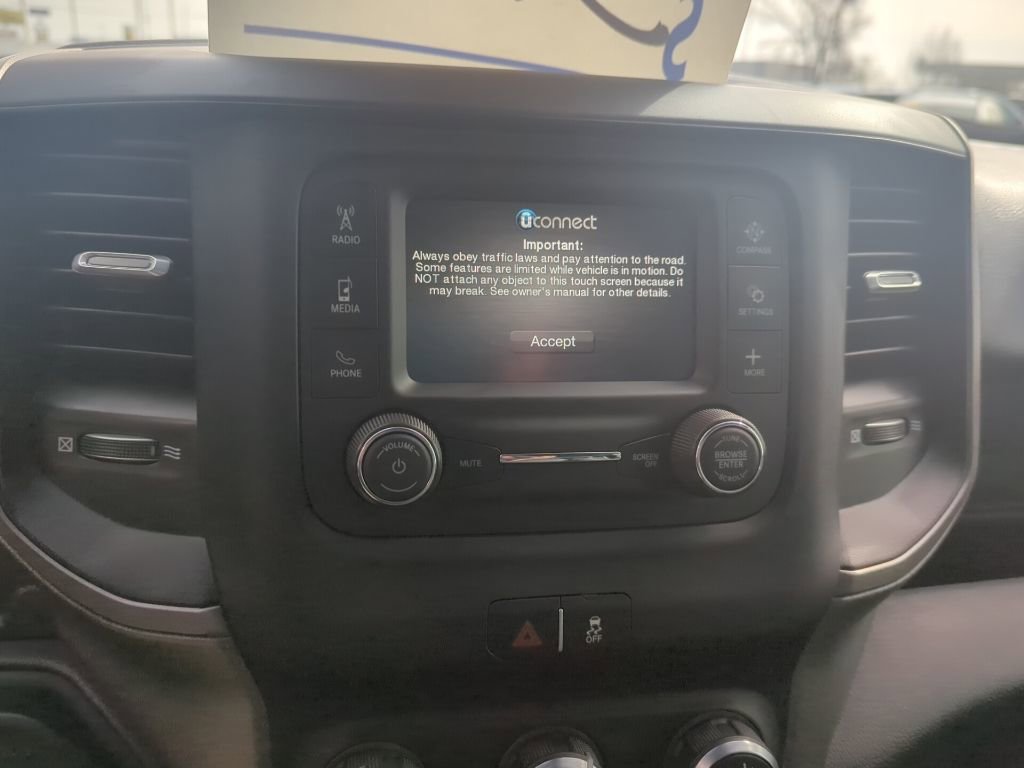 Used 2024 RAM 2500 Tradesman w/ Chrome Appearance Group image 25