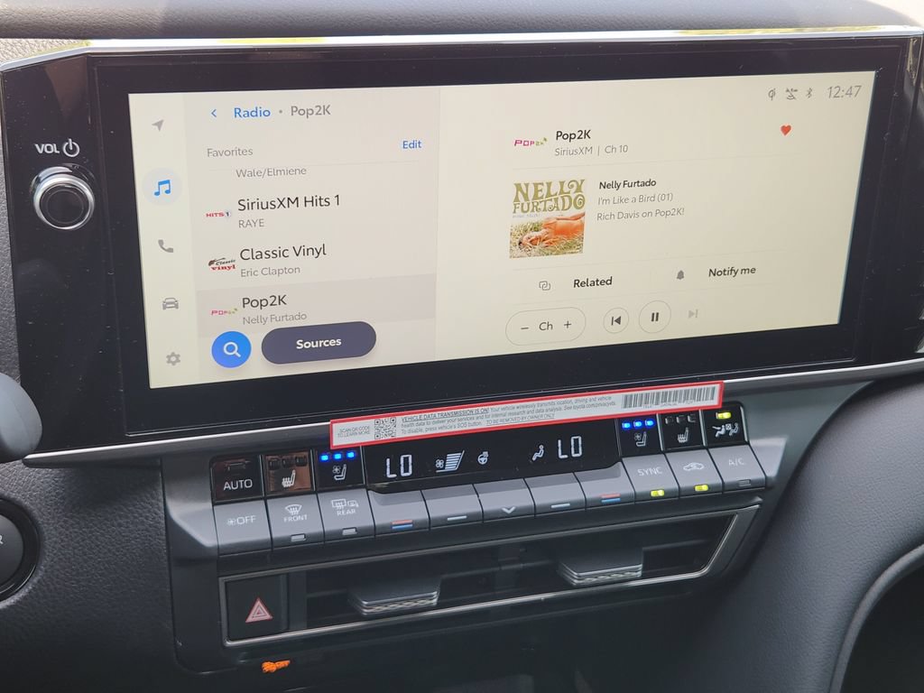 New 2026 Toyota Camry Hybrid FWD image 18
