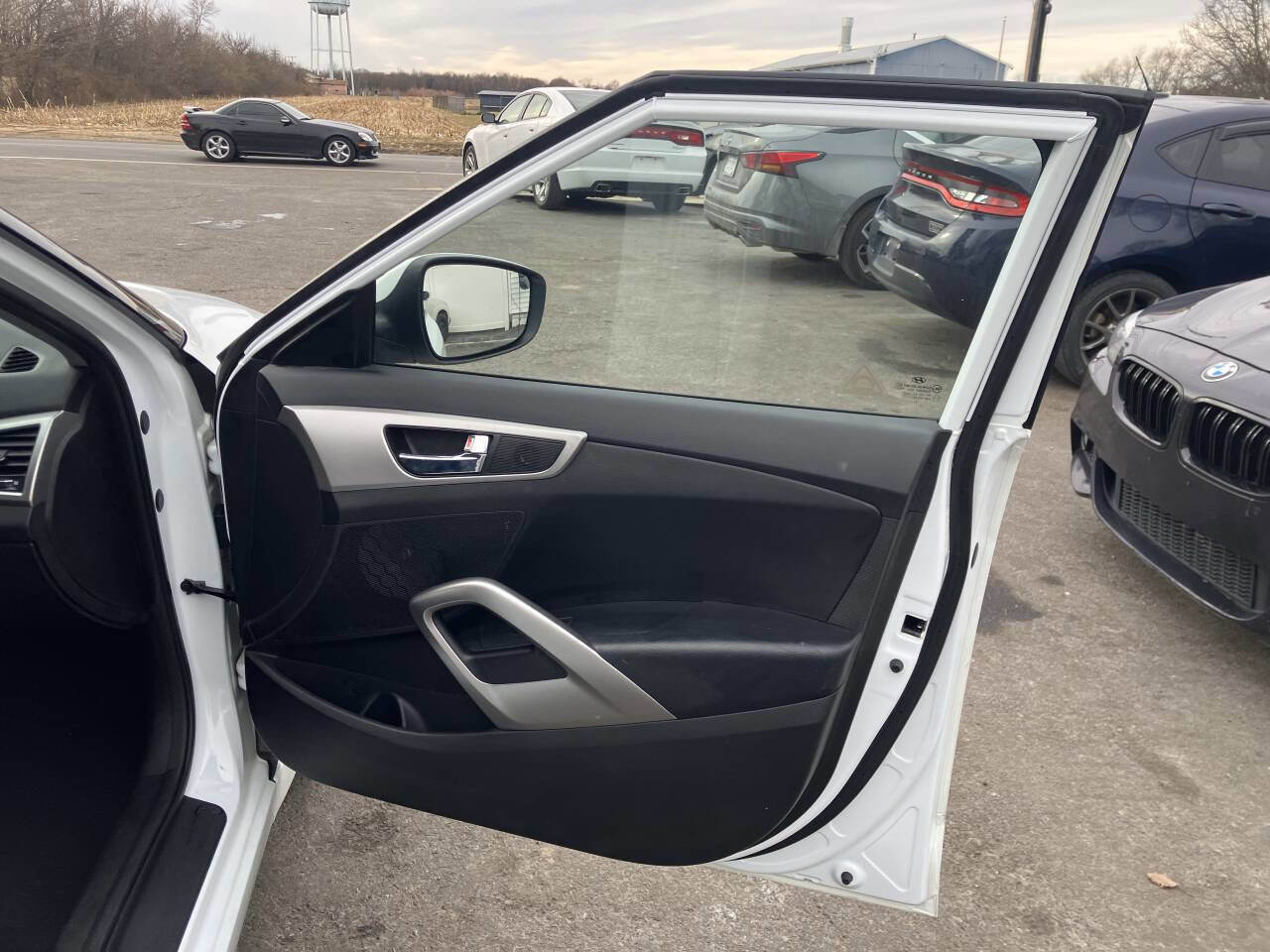 Used 2015 Hyundai Veloster image 14