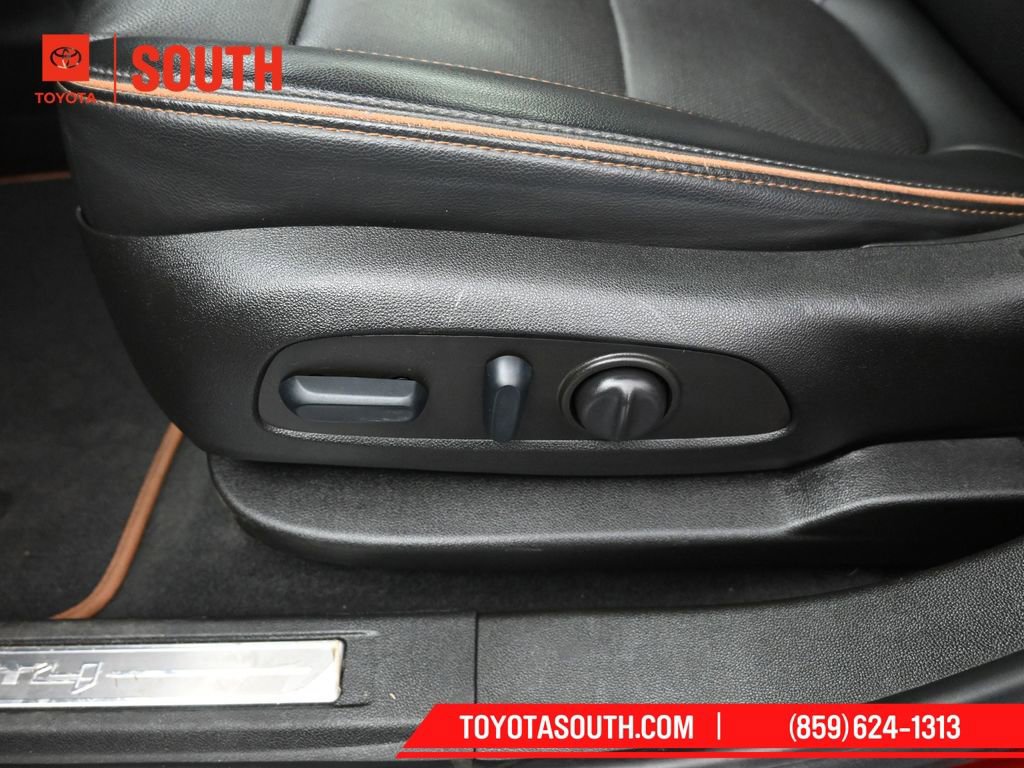 Used 2022 GMC Acadia AT4 w/ Technology Package image 23