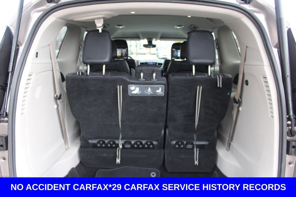 Used 2018 Chrysler Pacifica Touring-L Plus image 10
