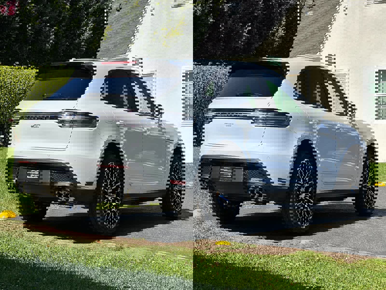 New 2026 Porsche Macan image 8