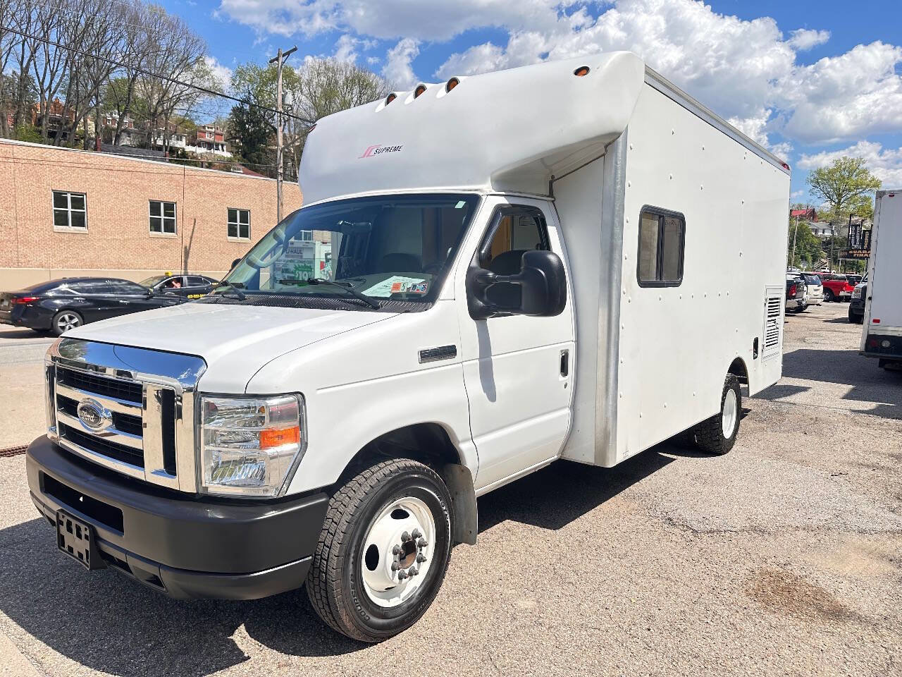 Used 2008 Ford E-350 and Econoline 350 Super Duty RWD image 3