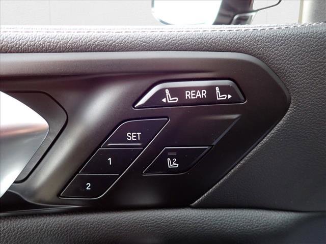 Used 2022 BMW X7 xDrive40i w/ M Sport Package image 20