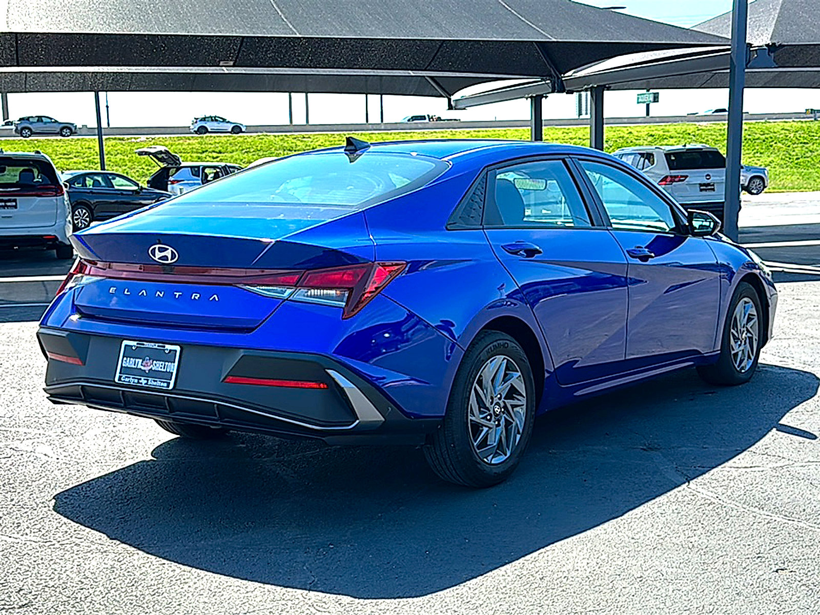 Used 2024 Hyundai Elantra SEL FWD image 8