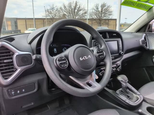 Used 2025 Kia Soul LX image 30