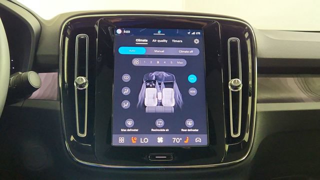 Certified 2023 Volvo C40 P8 Recharge Ultimate AWD/4WD image 21