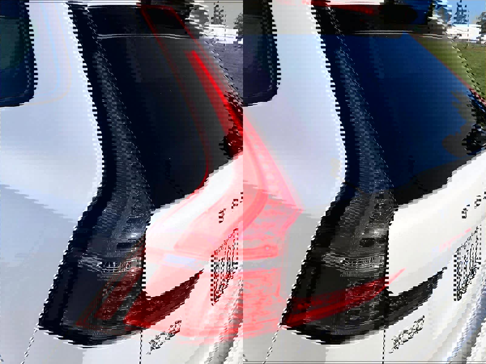 Used 2023 Volvo XC60 T8 Plus image 31