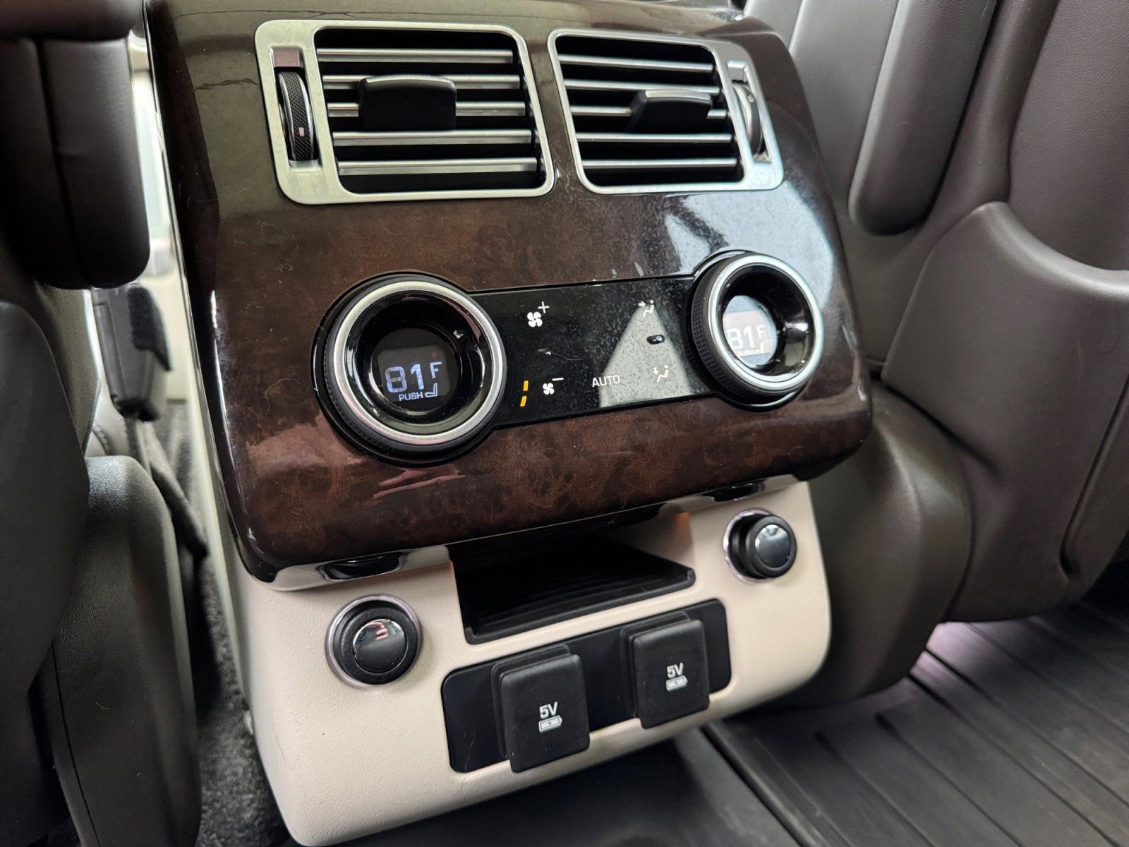 Used 2018 Land Rover Range Rover HSE image 18