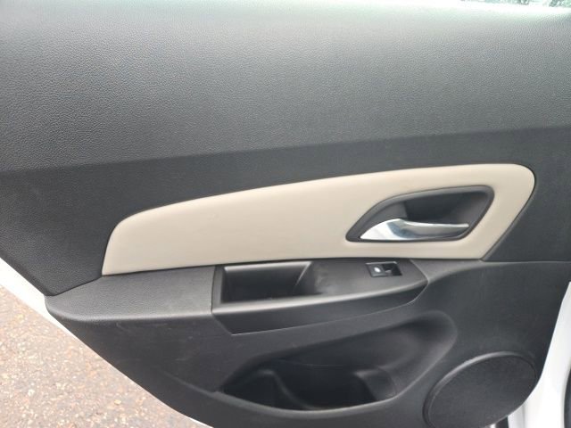 Used 2014 Chevrolet Cruze LT image 26