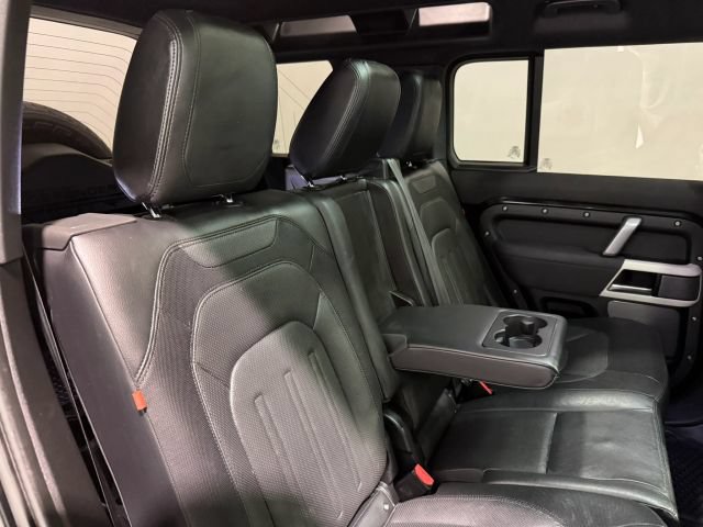 Used 2022 Land Rover Defender 110 X-Dynamic SE AWD/4WD image 24